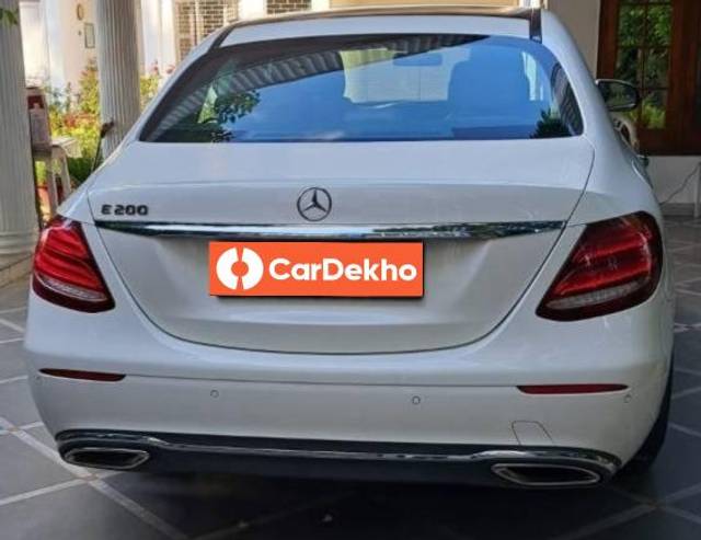 https://images10.gaadi.com/usedcar_image/3581049/original/processed_d3b63ff5-d0be-4d2e-aaab-d2a589f53c7b.jpg?imwidth=6402