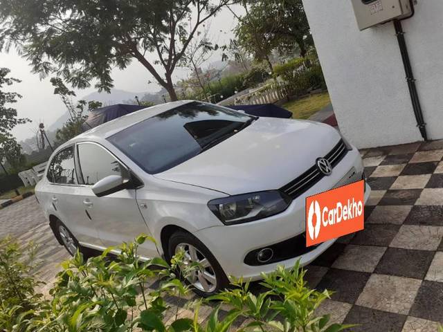 https://images10.gaadi.com/usedcar_image/3581105/original/processed_562786a2-1a02-47ae-a541-50f486cb2f0f.jpg?imwidth=6400