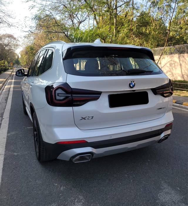 https://images10.gaadi.com/usedcar_image/3581119/original/processed_img2872688__used_car_2872688_1695122328.jpg?imwidth=6401