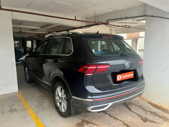https://images10.gaadi.com/usedcar_image/3581147/original/processed_1de4b36f-2ca4-4edb-91a2-4244cfe97512.jpeg?imwidth=6401