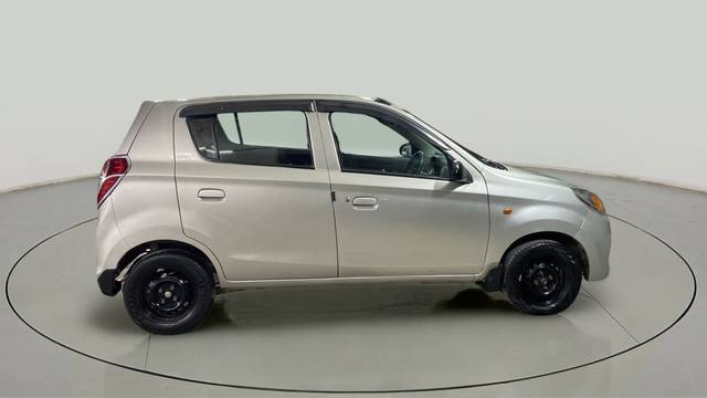 https://images10.gaadi.com/usedcar_image/3581165/original/slot__10138156717-93ac951aa8904b8d992a2eeab856430a-Exterior-6.jpg?imwidth=6400