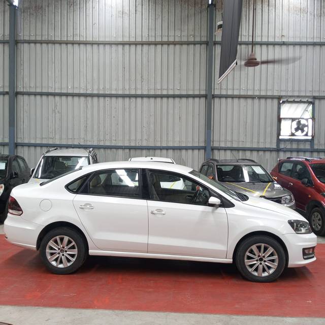 https://images10.gaadi.com/usedcar_image/3581275/original/img2872798__used_car_2872798_1695129506.jpg?imwidth=6401
