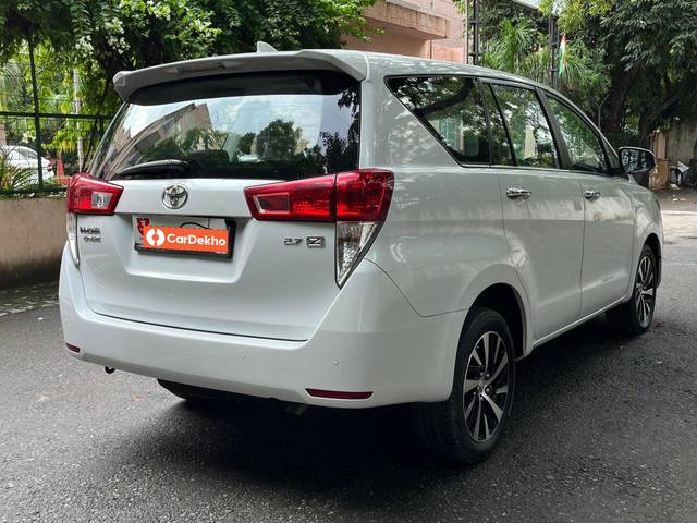 https://images10.gaadi.com/usedcar_image/3581281/original/processed_img2872803__used_car_2872803_1695129967.jpg?imwidth=6402