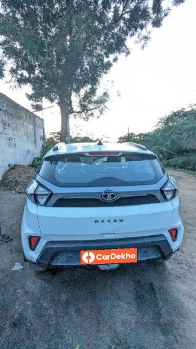 https://images10.gaadi.com/usedcar_image/3581307/original/processed_277415ec-1a62-4da4-9b97-8235eda88284.jpg?imwidth=6401