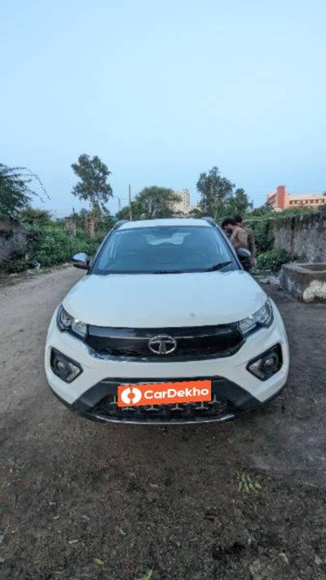 https://images10.gaadi.com/usedcar_image/3581307/original/processed_fd01c3f9-280b-406a-8874-a2613d24fe6f.jpg?imwidth=6402