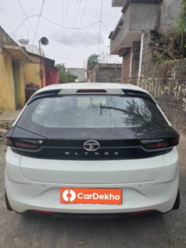 https://images10.gaadi.com/usedcar_image/3581328/original/processed_64852c3a-421c-49d2-9ee9-4345c14d9059.jpg?imwidth=6401