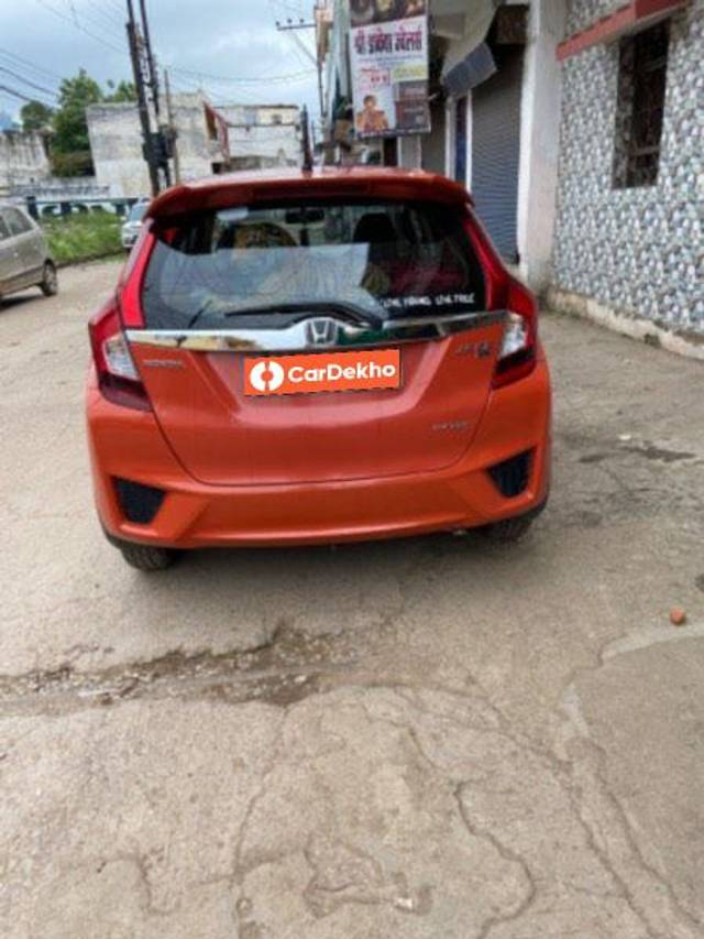 https://images10.gaadi.com/usedcar_image/3581329/original/processed_425b3611-be4e-4d79-a659-1f0755c1423f.jpeg?imwidth=6402