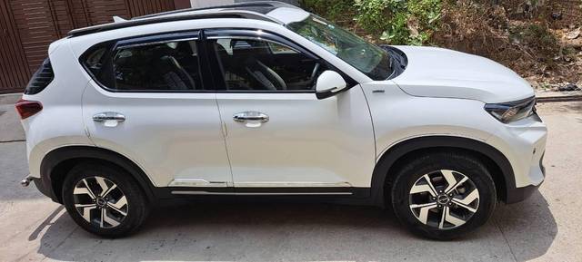 https://images10.gaadi.com/usedcar_image/3581338/original/processed_3032ca48-8956-4cd1-abf4-c4c9e2a0700a.jpg?imwidth=6401