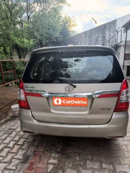 Toyota Innova 2.5 VX (Diesel) 7 Seater BS IV Toyota Innova 2.5 VX (Diesel) 7 Seater BS IV