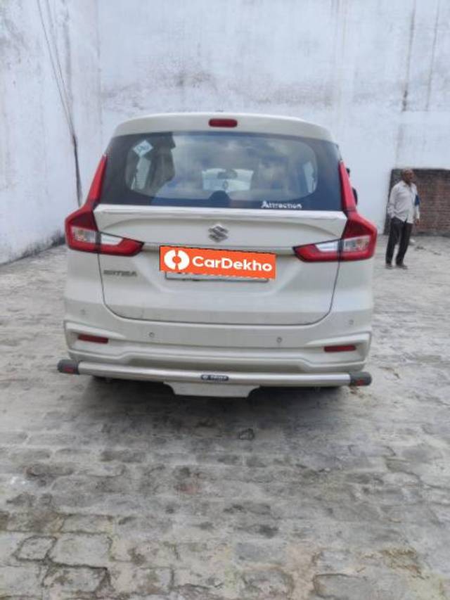 https://images10.gaadi.com/usedcar_image/3581398/original/processed_36de8fe1-a597-47ea-9cb2-562b200fcde9.jpg?imwidth=6402