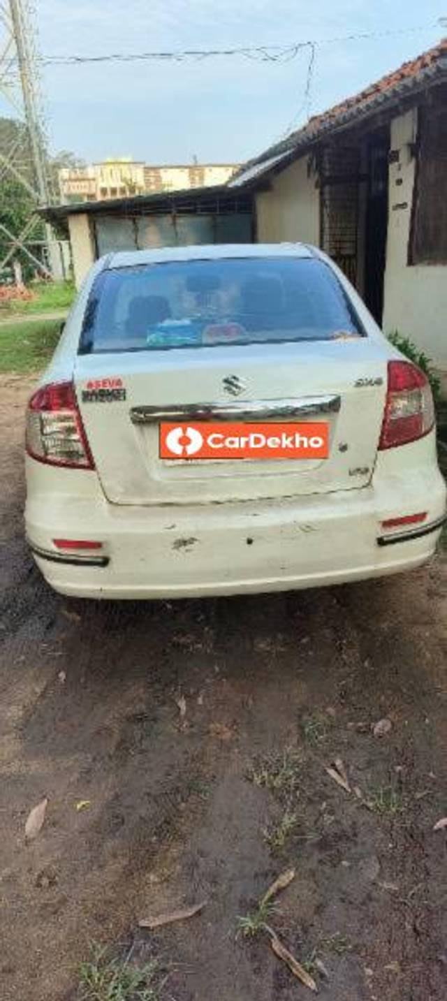 https://images10.gaadi.com/usedcar_image/3581479/original/processed_5fe8adea-12e1-4705-848d-bc1fa7264e18.jpg?imwidth=6402