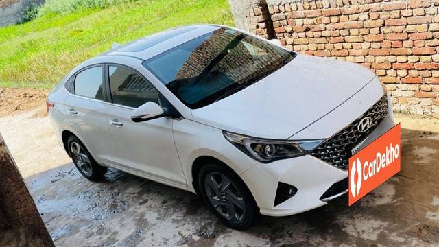 https://images10.gaadi.com/usedcar_image/3581490/original/processed_91ca51c3-cdb4-4bb6-96fc-7bc85d3659e8.jpeg?imwidth=6401