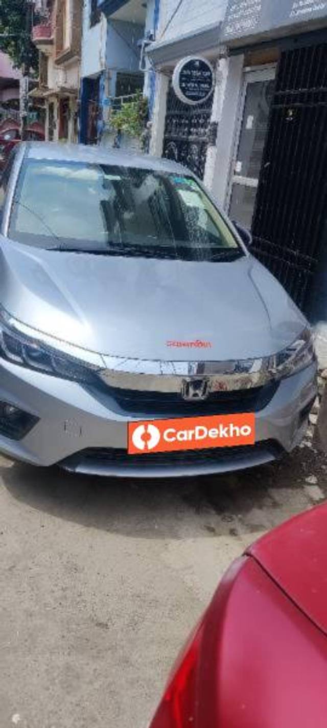 https://images10.gaadi.com/usedcar_image/3581491/original/processed_b5a13b8e-8f9c-4a45-b856-ccd5f74a5fd0.jpg?imwidth=6400