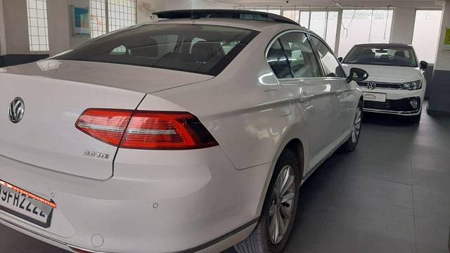 https://images10.gaadi.com/usedcar_image/3581508/original/processed_48ce036c-71bc-452f-9b73-0c6017de757a.jpeg?imwidth=6402