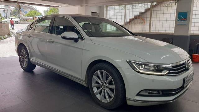 https://images10.gaadi.com/usedcar_image/3581508/original/processed_a7e7ee98-3e44-443f-99a0-477d0825cbb2.jpeg?imwidth=6400