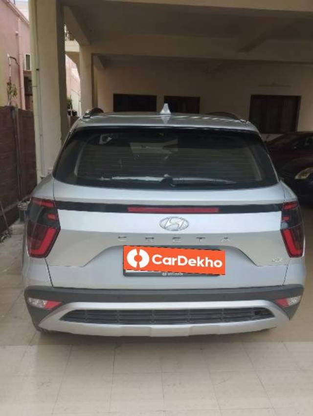 https://images10.gaadi.com/usedcar_image/3581603/original/processed_64c328a3-917c-4cd7-ac11-39e750540390.jpeg?imwidth=6402