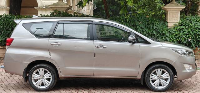 https://images10.gaadi.com/usedcar_image/3581645/original/processed_img2872928__used_car_2872928_1695191757.jpg?imwidth=6401