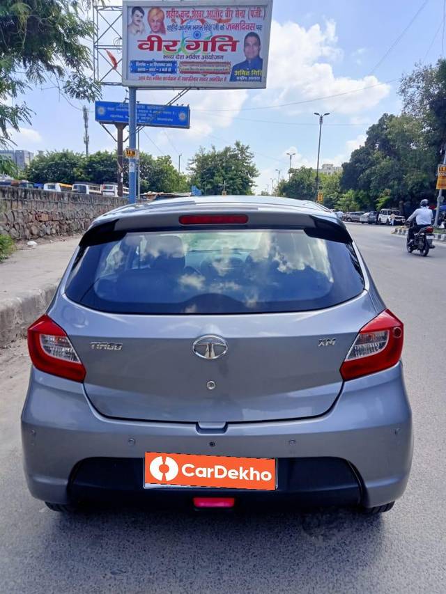 https://images10.gaadi.com/usedcar_image/3581690/original/processed_img2872968__used_car_2872968_1695192583.jpg?imwidth=6402