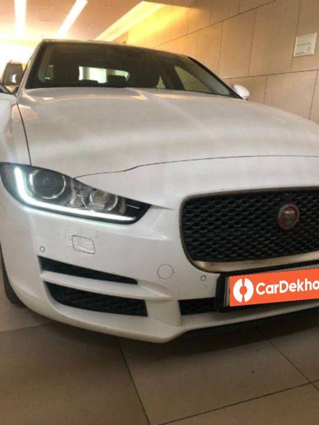 https://images10.gaadi.com/usedcar_image/3581788/original/processed_eaa873ba-8784-448a-997a-78a903aff149.jpeg?imwidth=6402