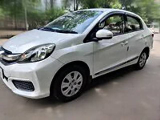 https://images10.gaadi.com/usedcar_image/3581869/original/img3581869__replace_img_653765bc6bae5_1698129340.png?imwidth=6400