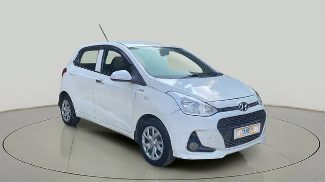 https://images10.gaadi.com/usedcar_image/3581931/original/slot__14435658773-4c5754a0c8354b6c8de6d3da437b5254-Exterior-7.jpg?imwidth=6400