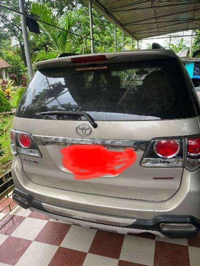 https://images10.gaadi.com/usedcar_image/3582101/original/processed_36b11c06-b12d-4a4e-9d06-138ccff89ed5.jpeg?imwidth=6402