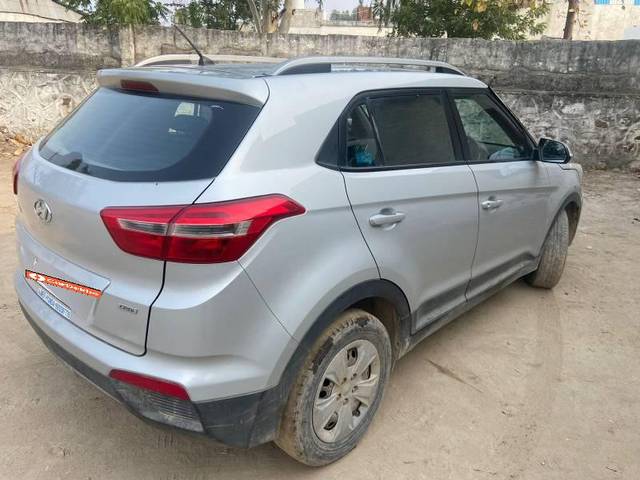 https://images10.gaadi.com/usedcar_image/3582249/original/processed_7063713e-2e03-4220-be5c-920d6483f876.jpg?imwidth=6401