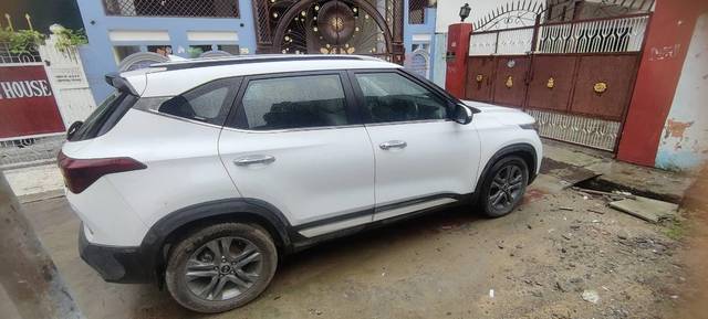 https://images10.gaadi.com/usedcar_image/3582275/original/processed_840b2d2b-f3ab-4684-9dab-20e2972f3cc4.jpg?imwidth=6401