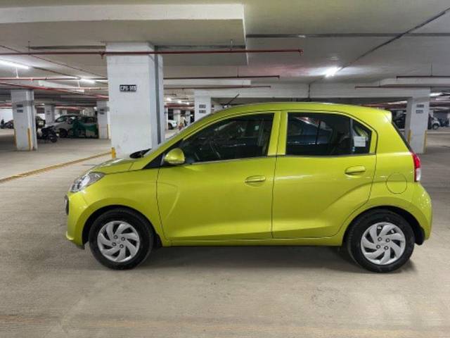 https://images10.gaadi.com/usedcar_image/3582447/original/processed_1b949c1d-7dc4-473a-8ab7-694291ed6e14.jpeg?imwidth=6402