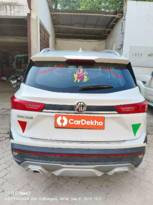 https://images10.gaadi.com/usedcar_image/3582532/original/processed_4c12dcae-5cb7-4a1a-9ebb-5b67af45ea82.jpg?imwidth=6401