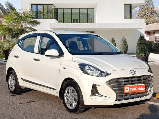 https://images10.gaadi.com/usedcar_image/3582569/original/processed_img2873675__used_car_2873675_1695216680.jpg?imwidth=6400