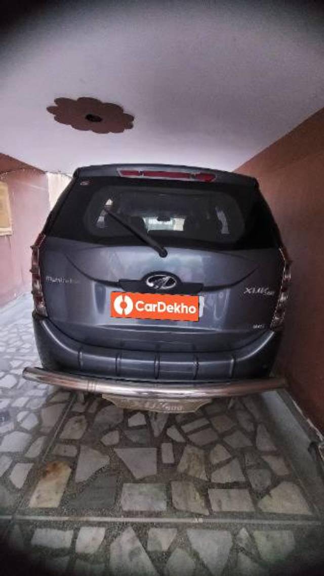 https://images10.gaadi.com/usedcar_image/3582586/original/processed_4ecb1fc8-8146-44d0-a996-11e013e11789.jpg?imwidth=6402