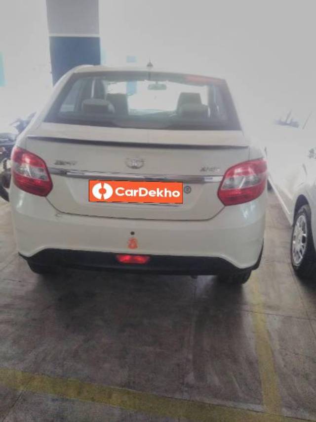 https://images10.gaadi.com/usedcar_image/3582618/original/processed_e17700ff-710b-469a-b327-d6ee023fd840.jpg?imwidth=6402