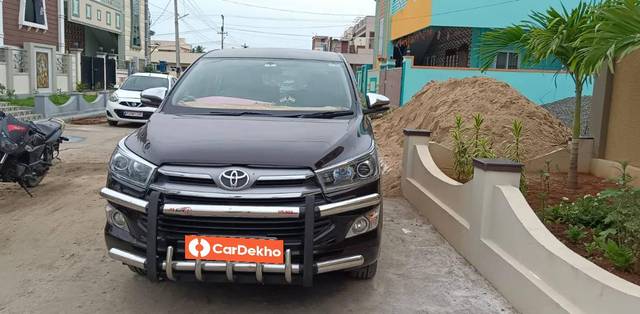 https://images10.gaadi.com/usedcar_image/3582644/original/processed_fbb2febc-9b34-4ad1-b066-a6160ddc871c.jpg?imwidth=6401
