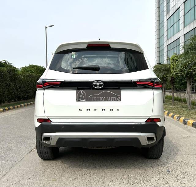 https://images10.gaadi.com/usedcar_image/3582658/original/processed_img2873714__used_car_2873714_1695225292.jpg?imwidth=6402