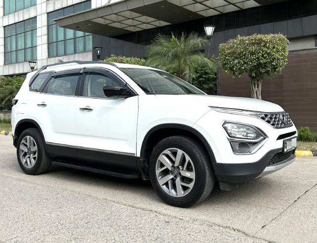 https://images10.gaadi.com/usedcar_image/3582658/original/processed_img2873714__used_car_2873714_1695225295.jpg?imwidth=6400