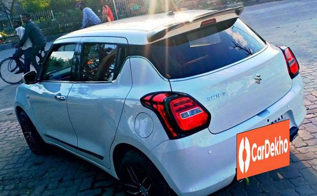 https://images10.gaadi.com/usedcar_image/3582752/original/processed_ab5519d8-d660-4a65-80c5-fa9e3e89068a.jpeg?imwidth=6402