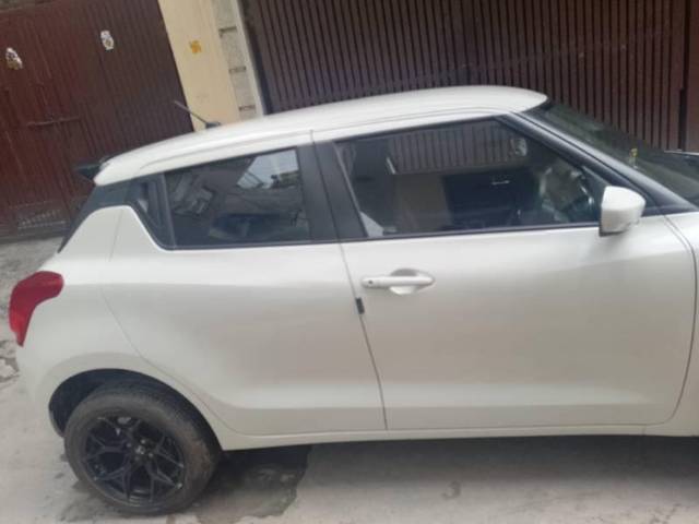 https://images10.gaadi.com/usedcar_image/3582759/original/processed_54a71359-84ea-4689-8698-94e15f7d6ff6.jpg?imwidth=6401