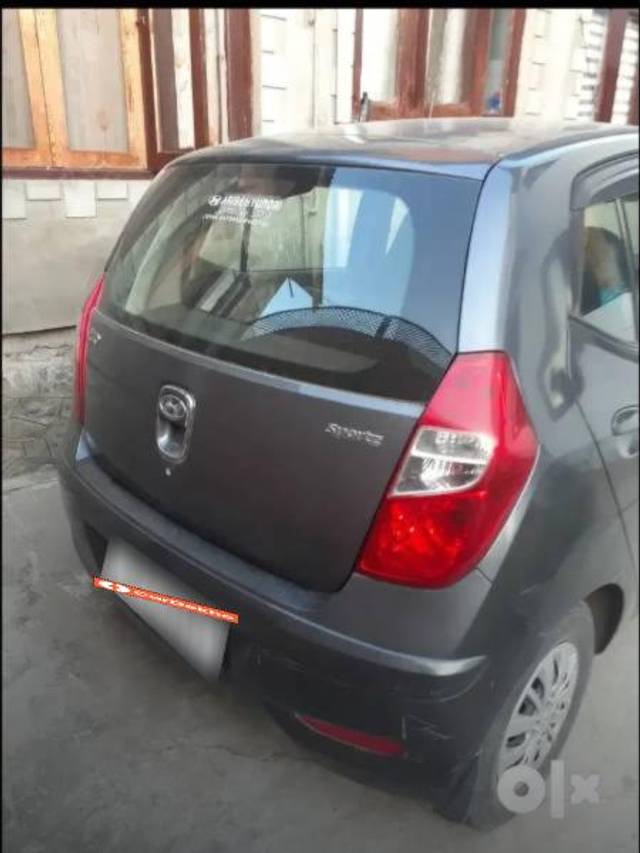 https://images10.gaadi.com/usedcar_image/3582924/original/processed_0ff74c98-9a29-477a-9675-e4d345f083b1.jpg?imwidth=6401