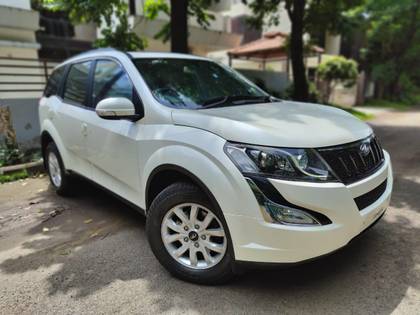 Mahindra XUV500 W10 2WD Mahindra XUV500 W10 2WD