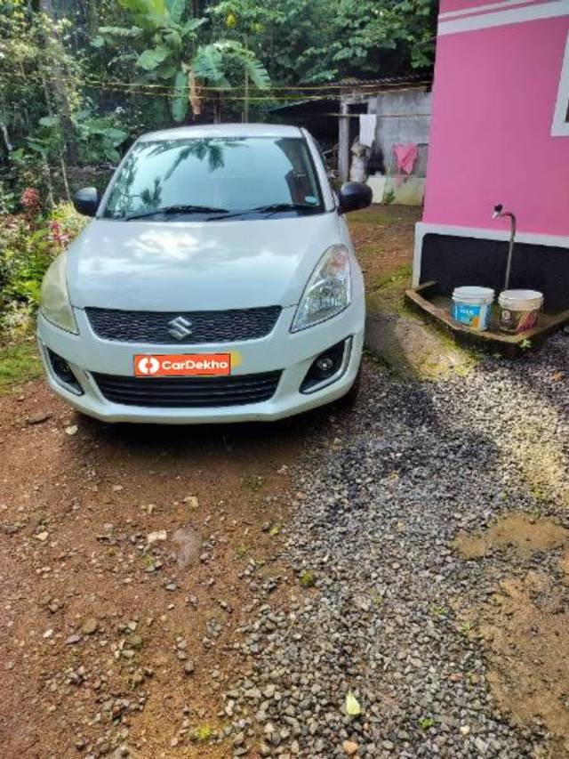 https://images10.gaadi.com/usedcar_image/3583063/original/processed_6270d1bd-dd39-409a-b8d2-a5a653b87465.jpg?imwidth=6400