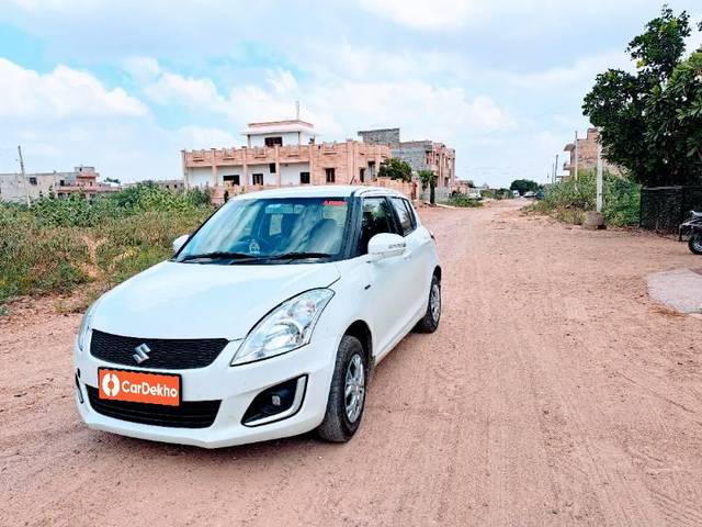 https://images10.gaadi.com/usedcar_image/3583122/original/processed_4de5c467-4dc3-491f-af42-3c14ea6ca947.jpg?imwidth=6401