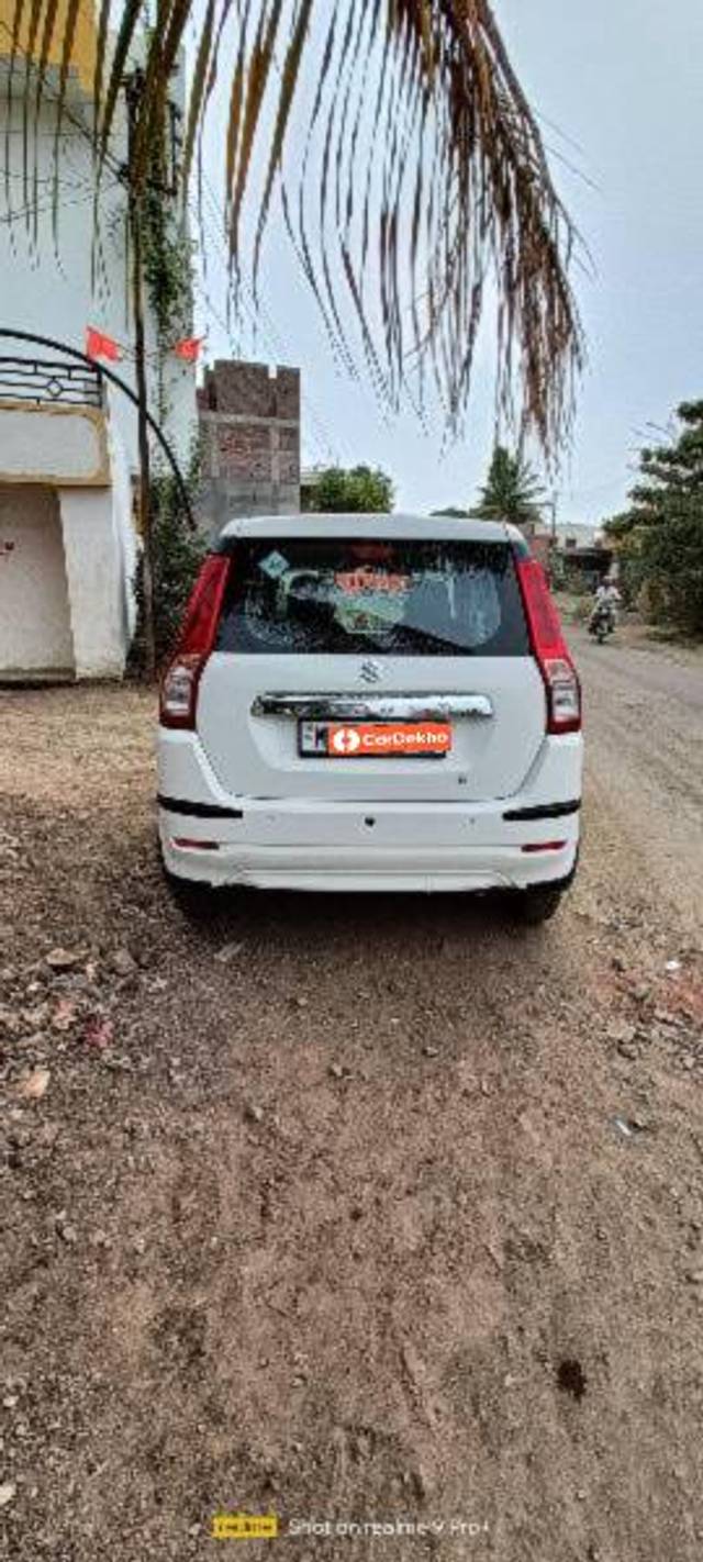 https://images10.gaadi.com/usedcar_image/3583127/original/processed_1f7310fd-0b89-4223-ac06-9811a626ad42.jpg?imwidth=6402