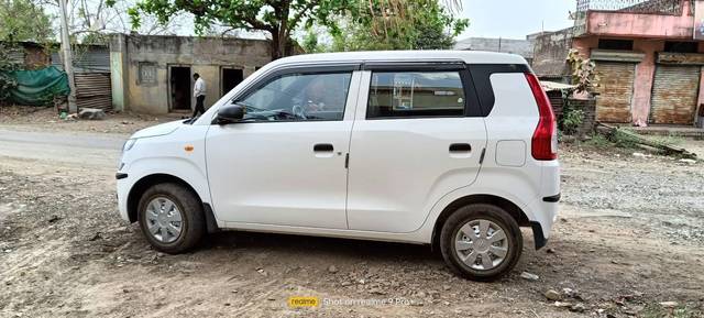 https://images10.gaadi.com/usedcar_image/3583127/original/processed_5792c96e-92a1-4b8f-8217-81f632dd08ad.jpg?imwidth=6400