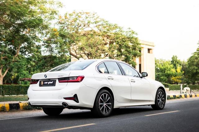 https://images10.gaadi.com/usedcar_image/3583144/original/processed_usedcar_915546b8_96a3_4e68_a514_47a399d9e194_6131695278581_1695278600.jpeg?imwidth=6402