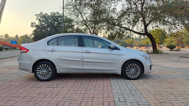 https://images10.gaadi.com/usedcar_image/3583153/original/img2874024__used_car_2874024_1695279251.png?imwidth=6401