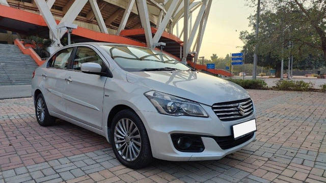 https://images10.gaadi.com/usedcar_image/3583153/original/processed_img2874024__used_car_2874024_1695279241.png?imwidth=6400