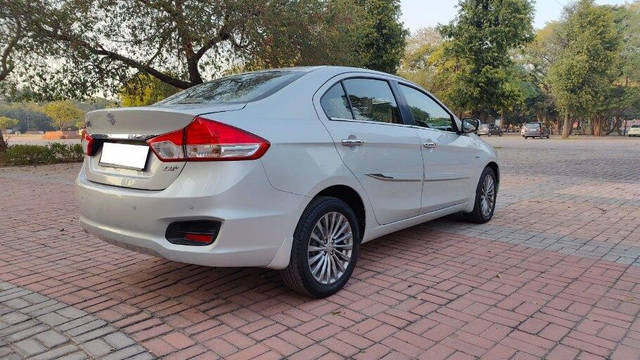 https://images10.gaadi.com/usedcar_image/3583153/original/processed_img2874024__used_car_2874024_1695279246.png?imwidth=6402