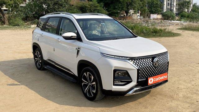 https://images10.gaadi.com/usedcar_image/3583188/original/processed_img2874051__used_car_2874051_1695639250.jpg?imwidth=6401