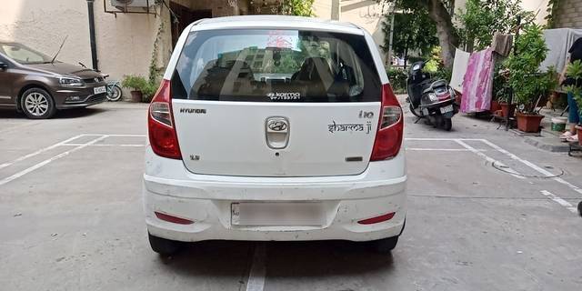 https://images10.gaadi.com/usedcar_image/3583214/original/14__VCC_1788766_96_1694674253.jpg?imwidth=6402